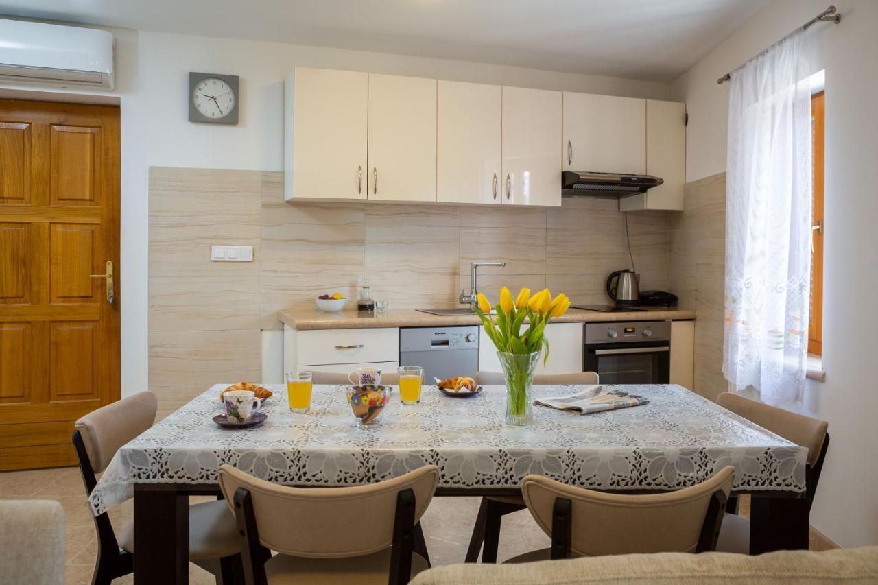 Luxury Stone Villa Nevija 2022 Private Villa Milna  Buitenkant foto