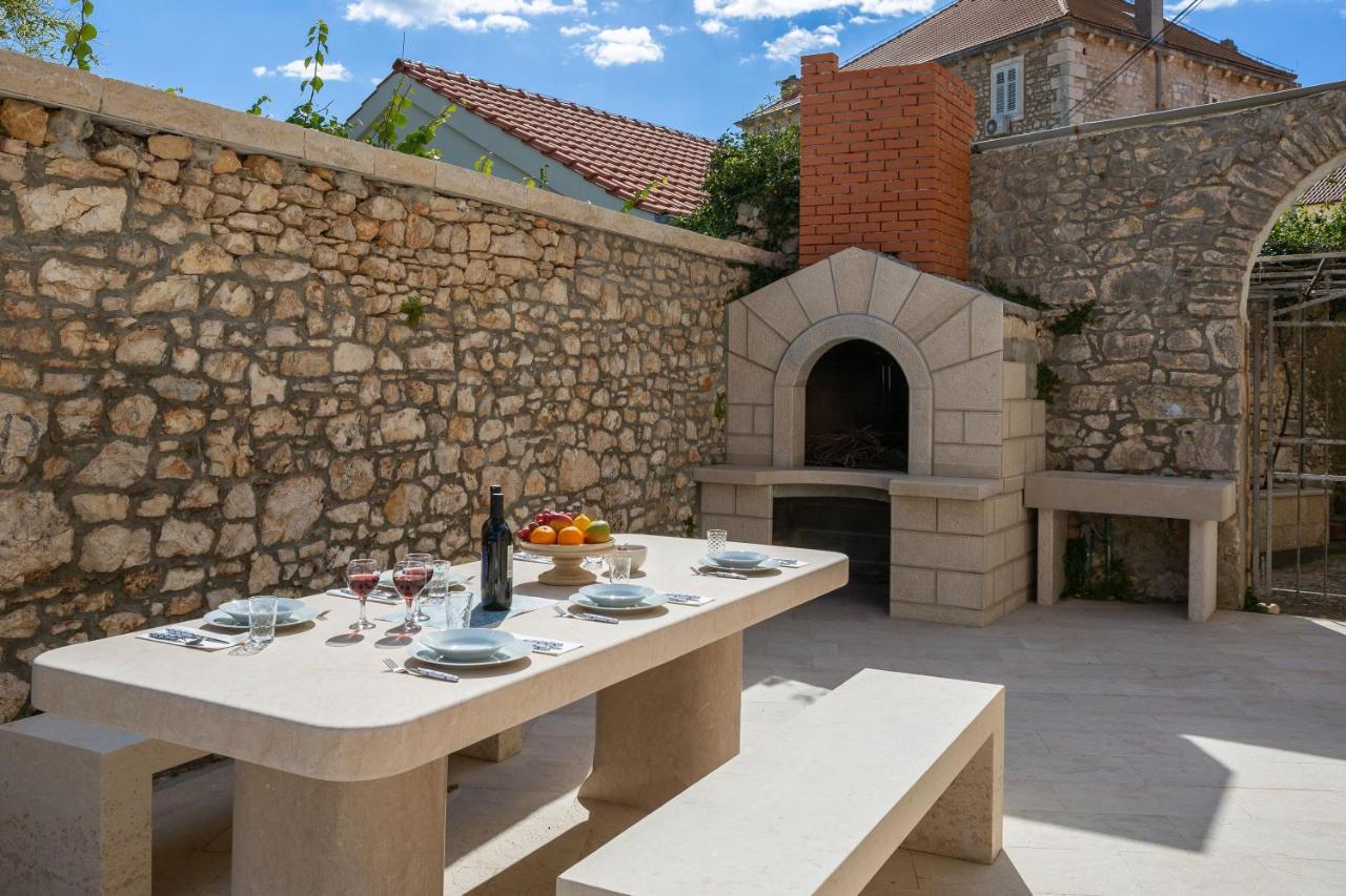 Luxury Stone Villa Nevija 2022 Private Villa Milna  Buitenkant foto