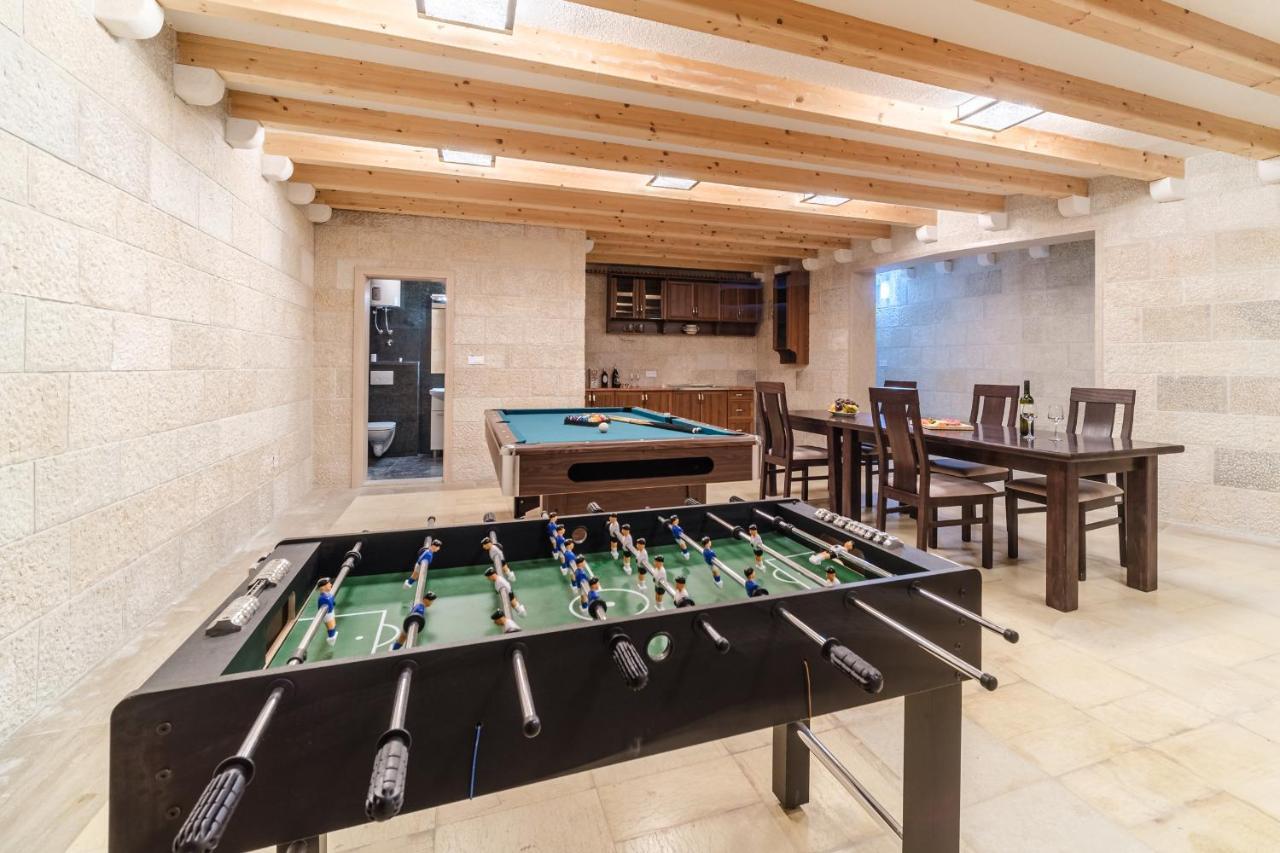 Luxury Stone Villa Nevija 2022 Private Villa Milna  Buitenkant foto