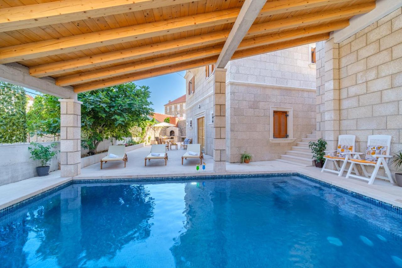 Luxury Stone Villa Nevija 2022 Private Villa Milna  Buitenkant foto