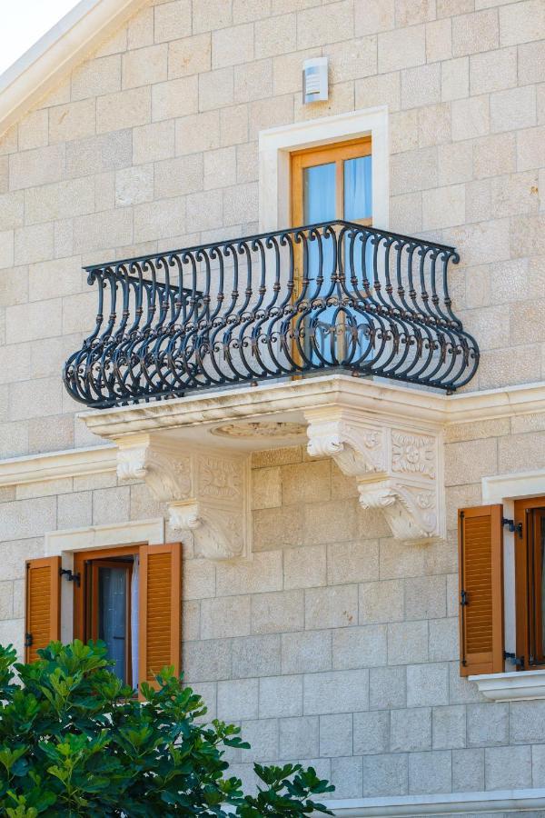 Luxury Stone Villa Nevija 2022 Private Villa Milna  Buitenkant foto