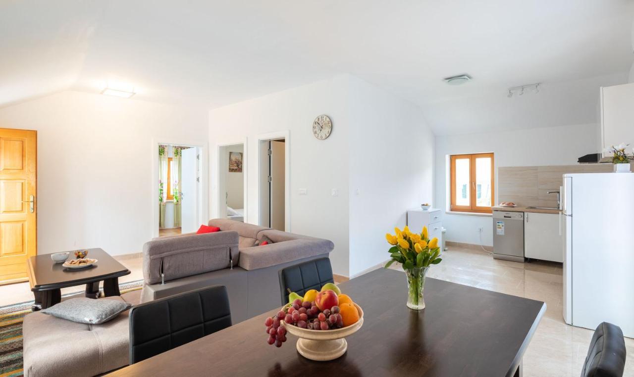 Luxury Stone Villa Nevija 2022 Private Villa Milna  Kamer foto