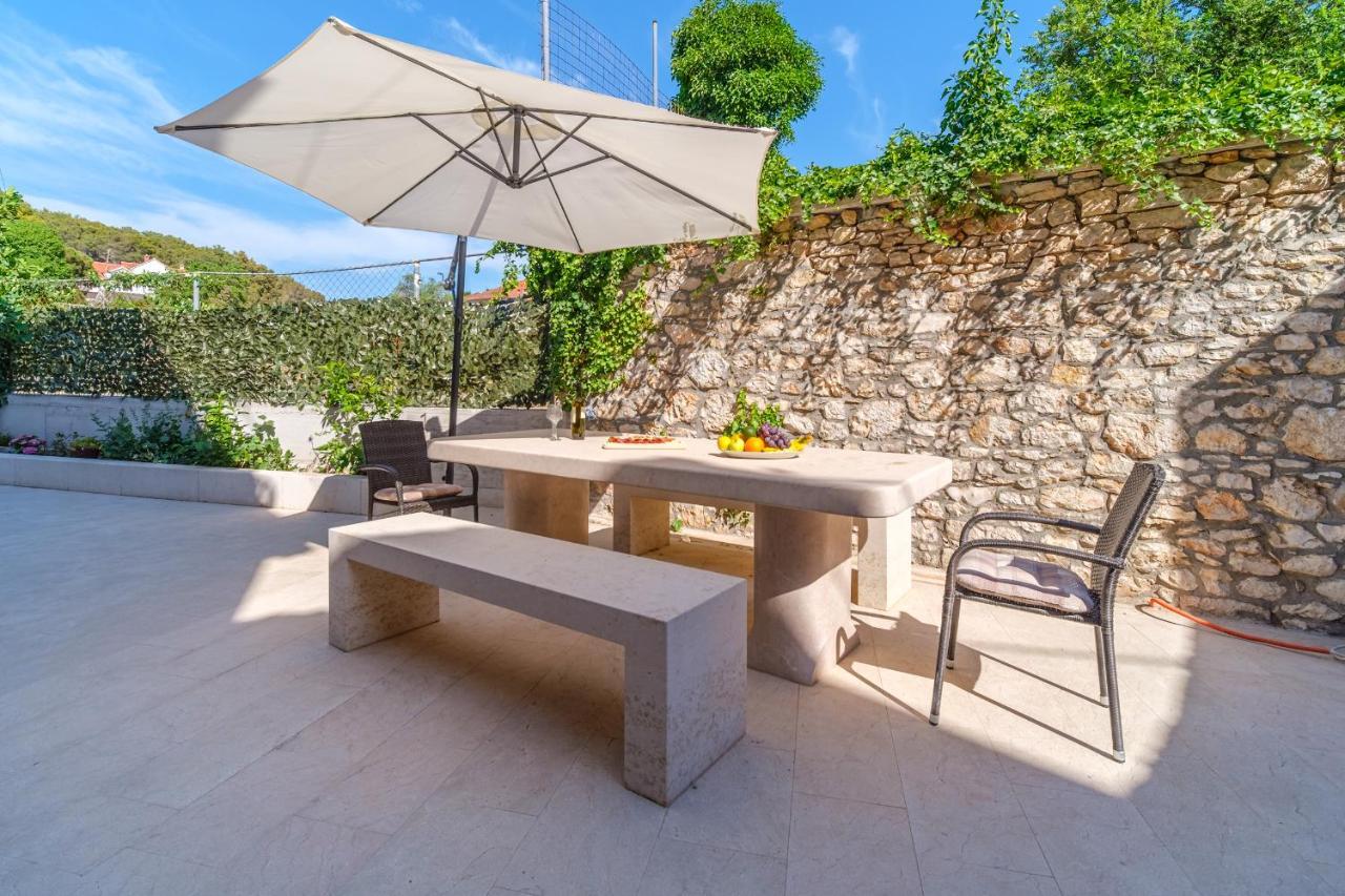 Luxury Stone Villa Nevija 2022 Private Villa Milna  Buitenkant foto