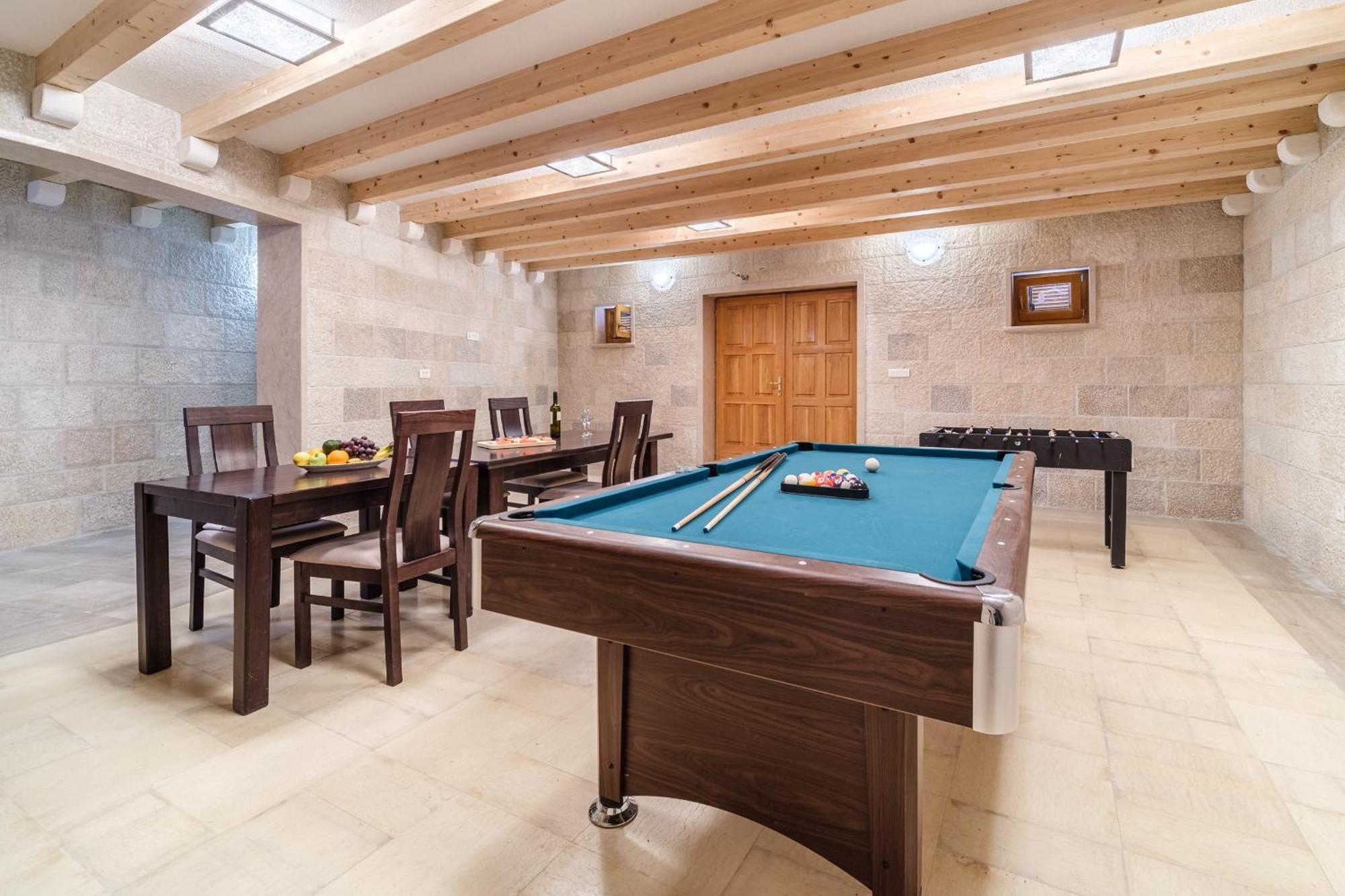 Luxury Stone Villa Nevija 2022 Private Villa Milna  Buitenkant foto
