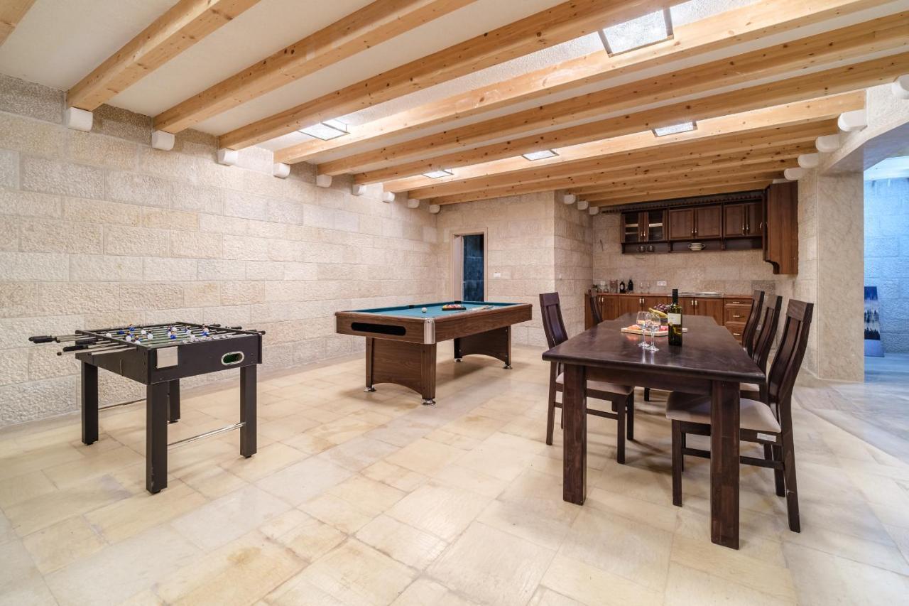 Luxury Stone Villa Nevija 2022 Private Villa Milna  Buitenkant foto